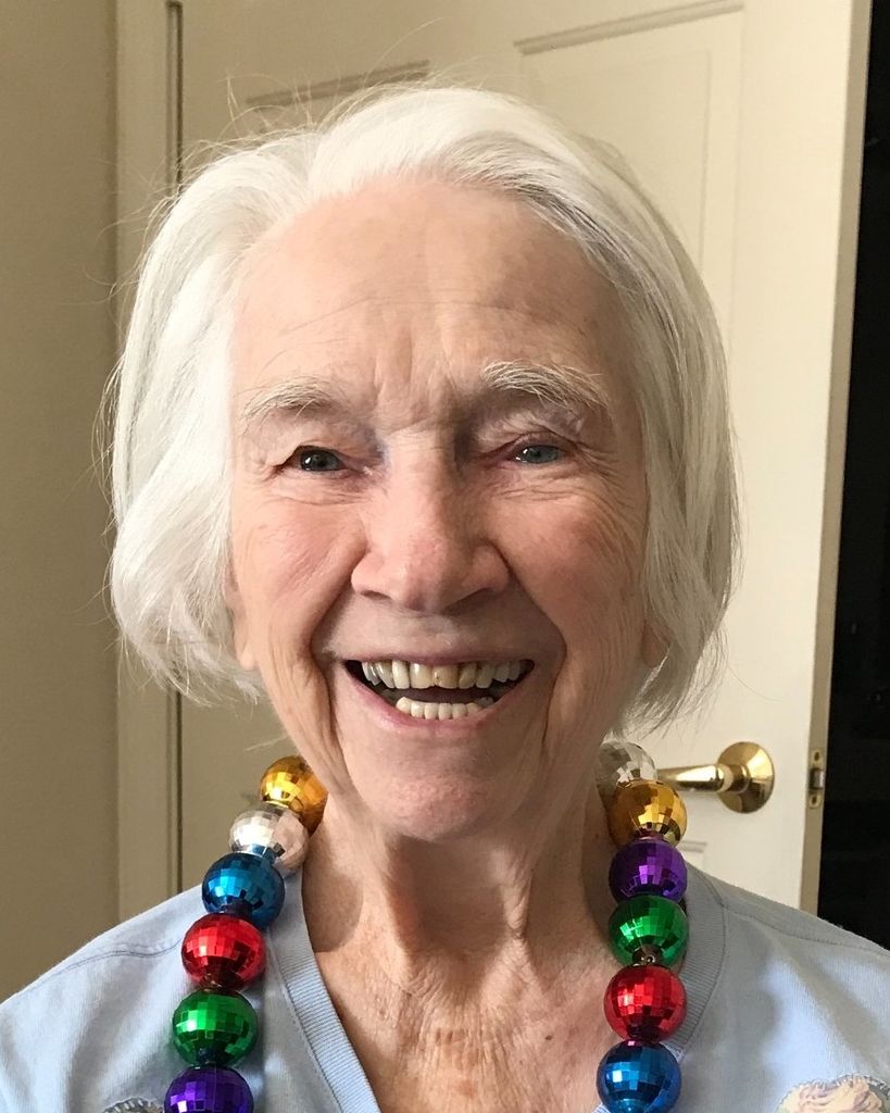 Lola Eugenua Cape Carlile